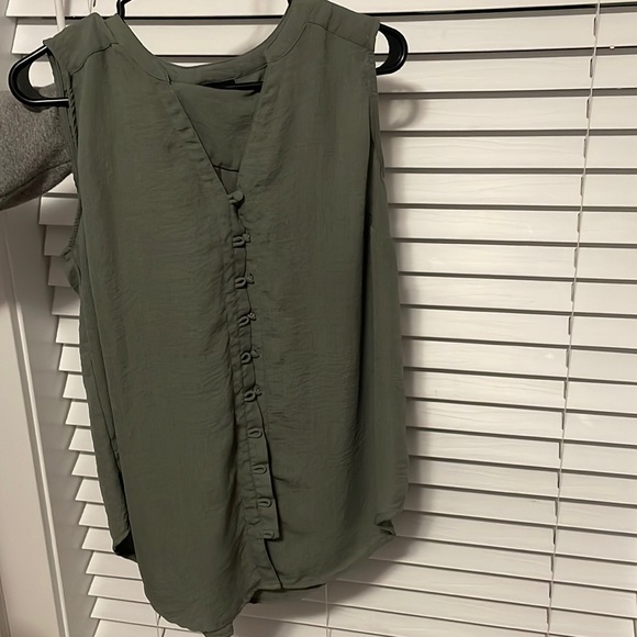 Torrid beautiful green blouse - Picture 1 of 4